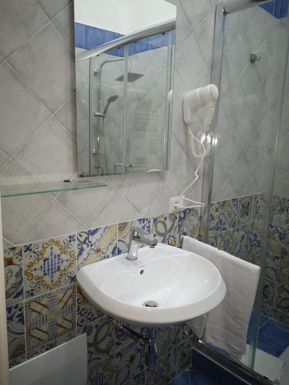 A Due Passi Dal Museo Bed & Breakfast Napoli
